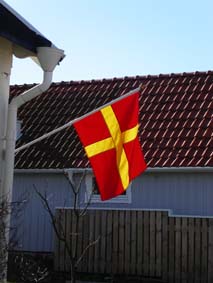 Sk&aring;nska flaggan kom upp...