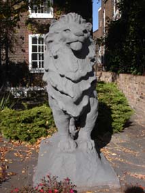 Gigantiskt lejon
