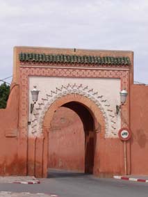 En av portarna leder in i Kasbah